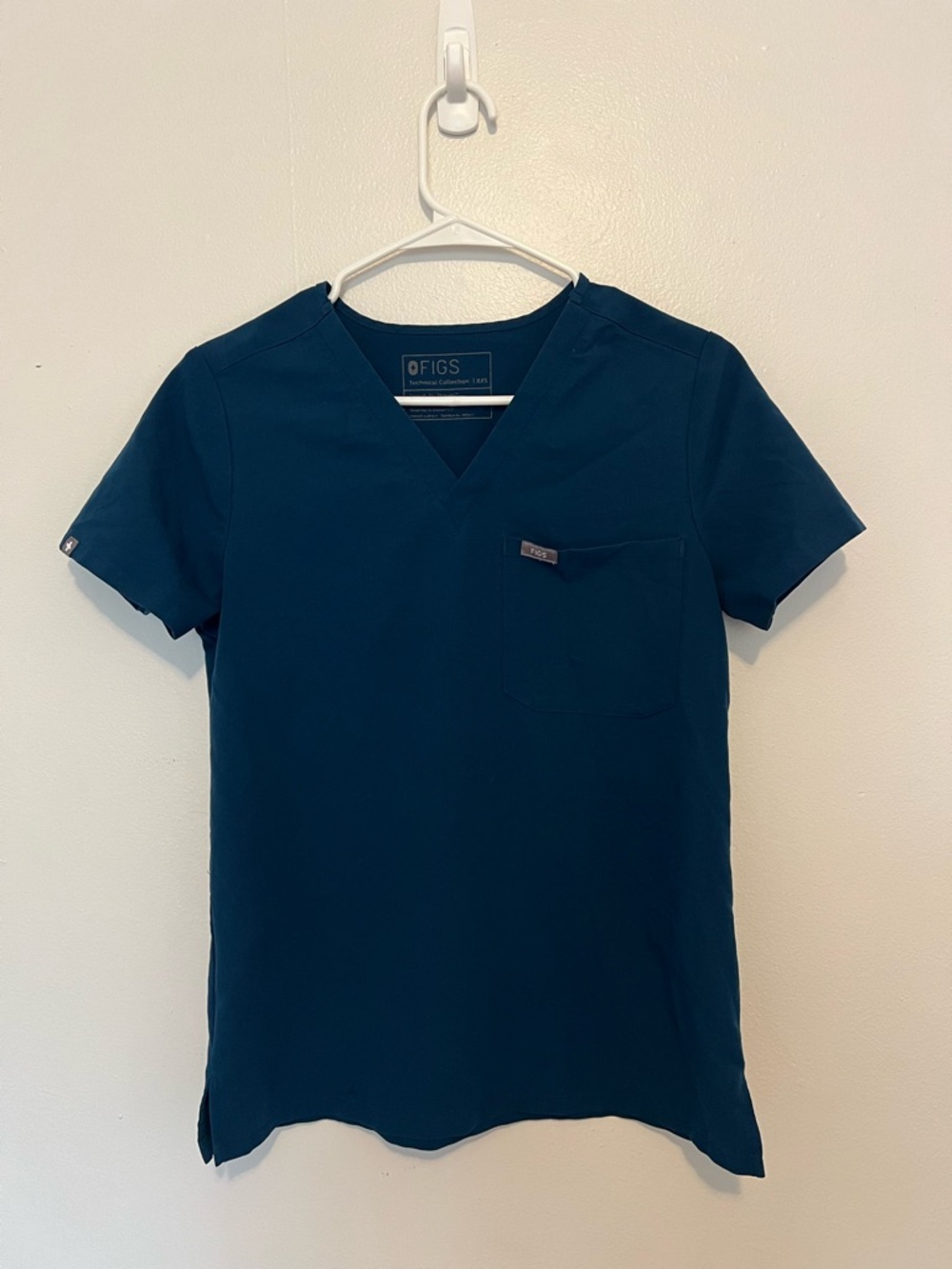 Figs Women’s Teal V-Neck Technical Collection Scrub Top
